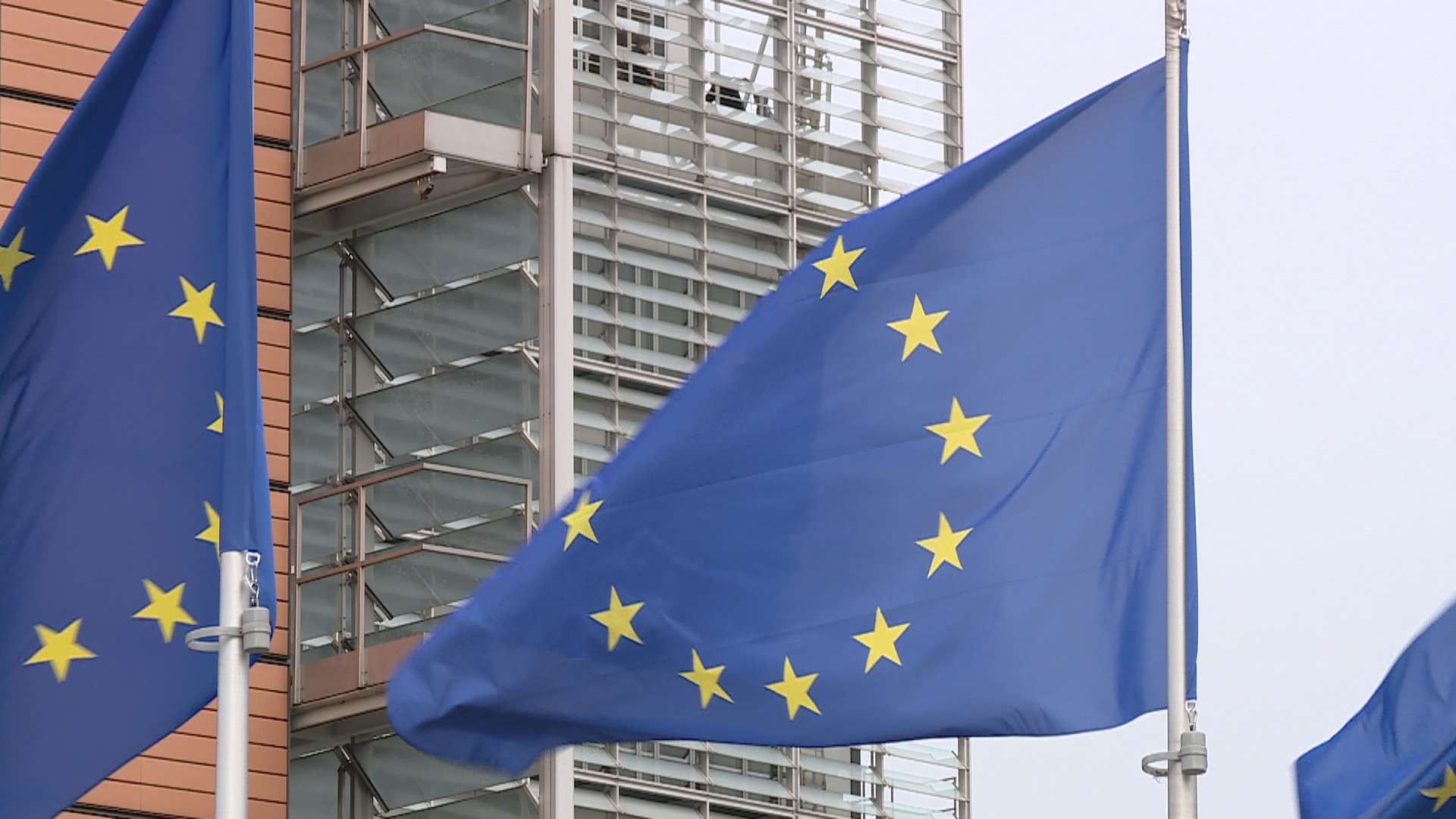 ue03