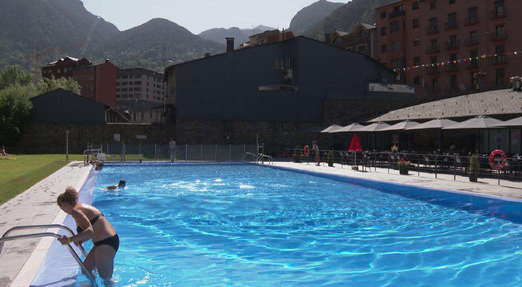 PISCINA-MOLA20250621