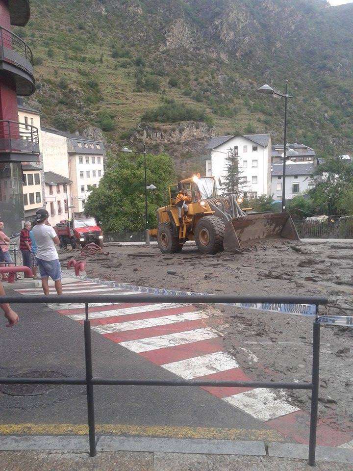 Desbordament20del20riu20a20Sant20JuliC3A020de20LC3B2ria2022-07-201520Marina20Taveira204