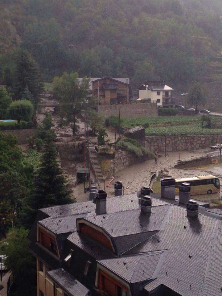 Desbordament20del20riu20a20Sant20JuliC3A020de20LC3B2ria2022-07-201520Nubelina20Parejo202