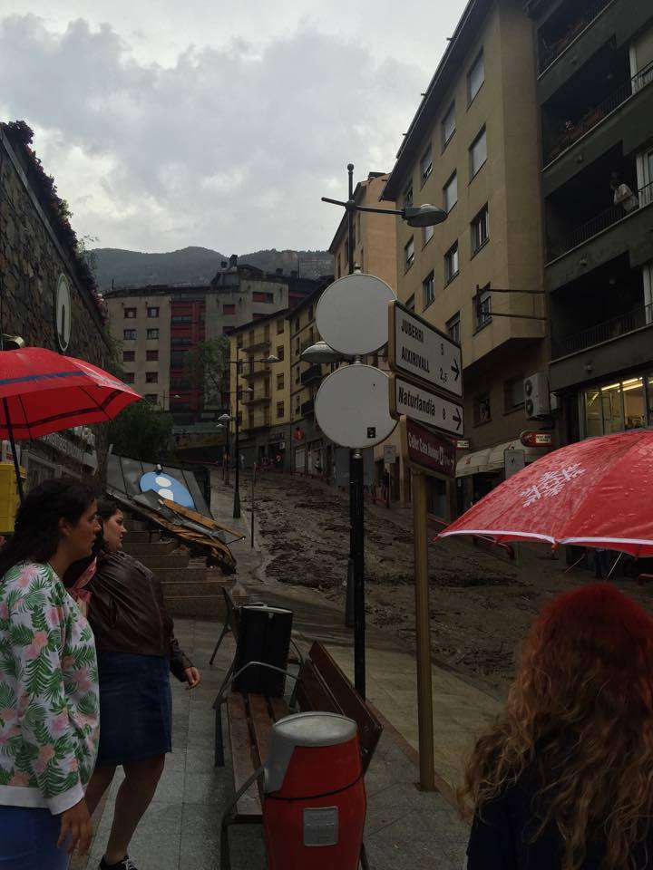 Desbordament20del20riu20a20Sant20JuliC3A020de20LC3B2ria2022-07-201520Sevi20Calle203