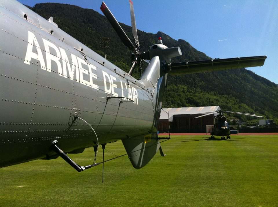 Els20helicopter20amb20els20quals20va20arribar20la20delegacio20francesa20a20lEstadi20Comunal2