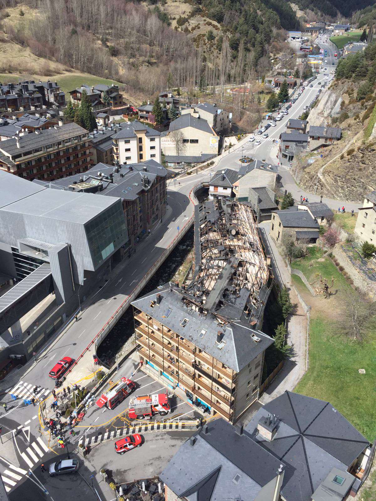 imatges_aeries_edifici_incendi_la_massana_rtva_andorradifusio_30032016_2