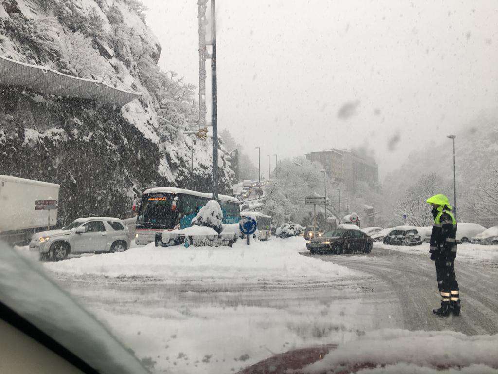 col_lapse_autobusos_encamp_anna_pifarre_23012019
