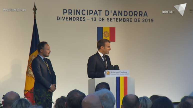 placa_poble_discurs_macron_4_13092019