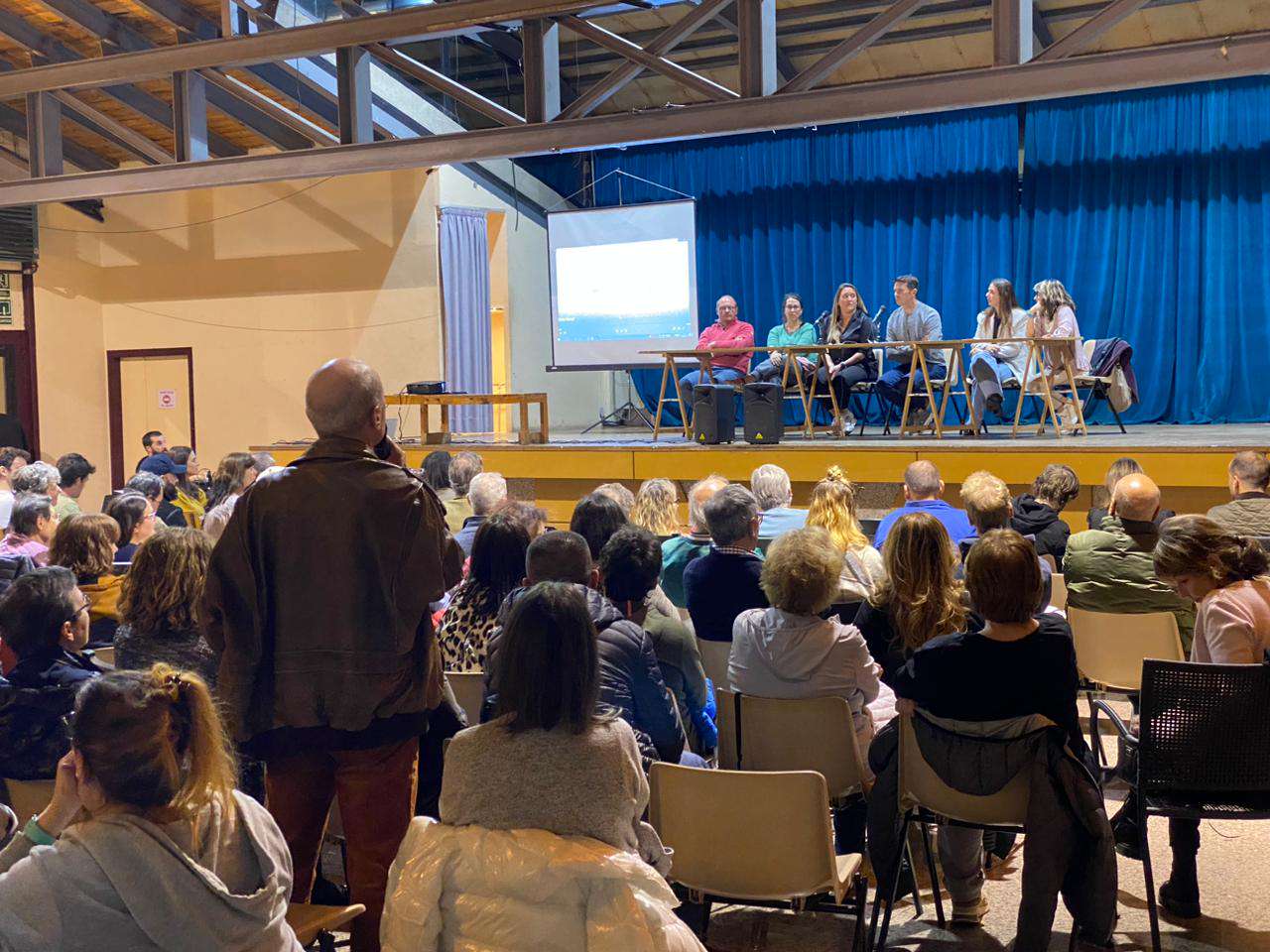 andorradifusio_rtva_prop_200_persones_assisteixen_reunio_poble_destimem_2932023214221