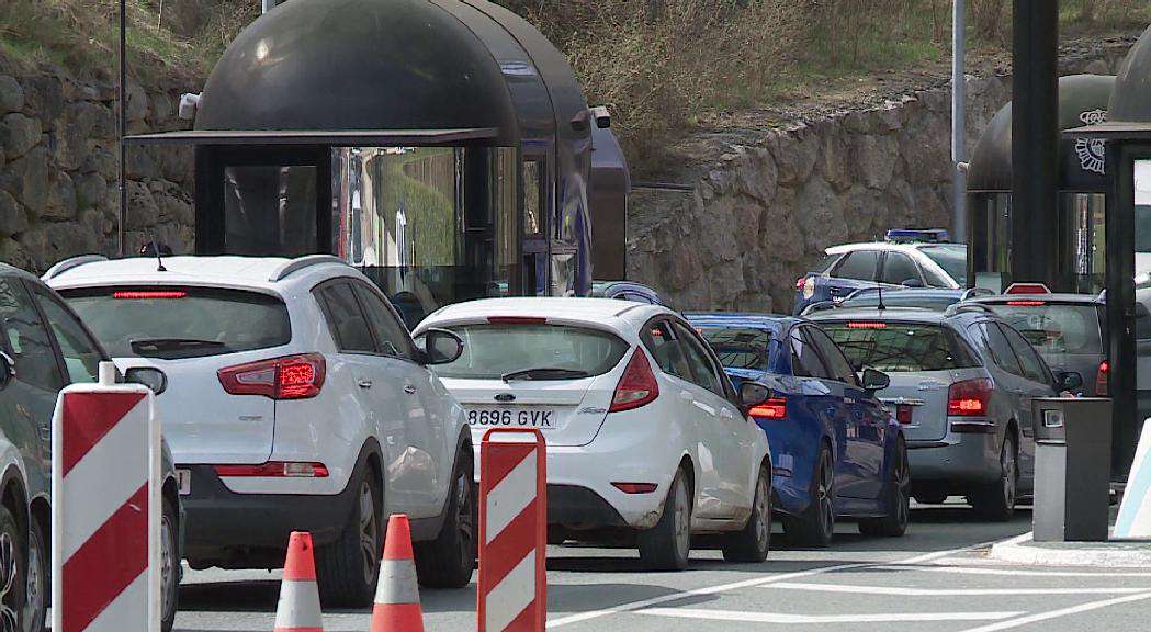 andorradifusio_rtva_restriccions_destacades_frontera_primeres_hores_represa_14202115510