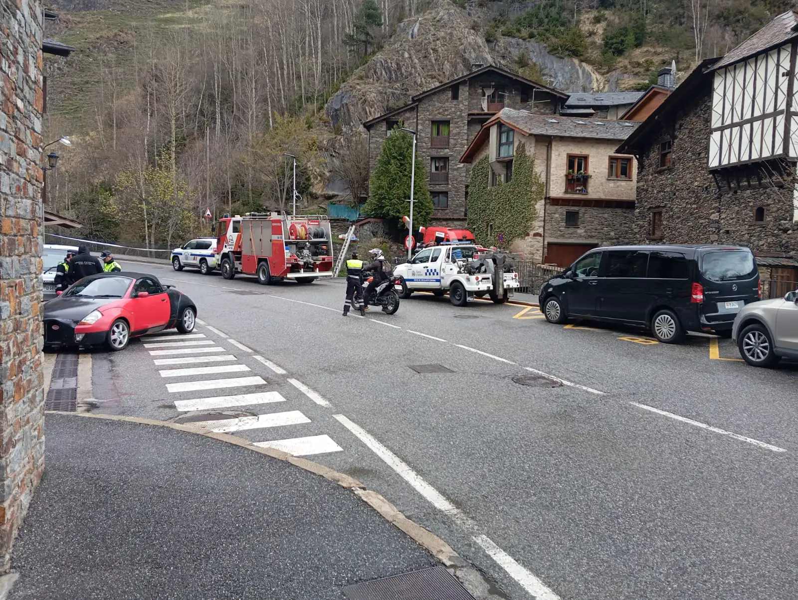 andorradifusio_rtva_trobat_cos_vora_riu_cortinada_224202515925