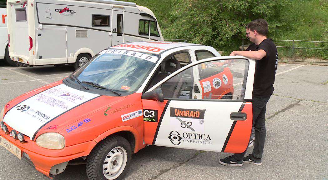 andorradifusio_rtva_cotxe_vell_desert_solidaritat_aventura_dos_2942025194817